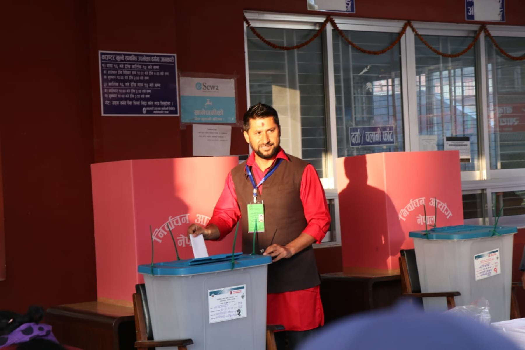 Rabi Lamichhane Votes In Kathmandus Mahakal Khabarhub