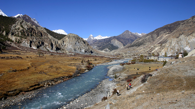 Annapurna base camp trek sees 2500 tourists in three months