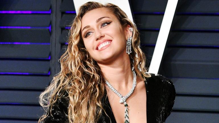 Miley Cyrus undergoes vocal cord surgery