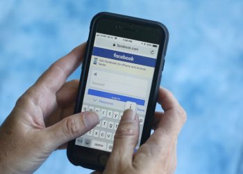 Facebook removes fake accounts in Philippines