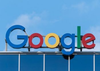 Google pays more to women than men