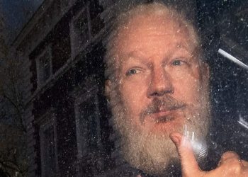 ‘Assange smeared feces in Ecuador embassy’