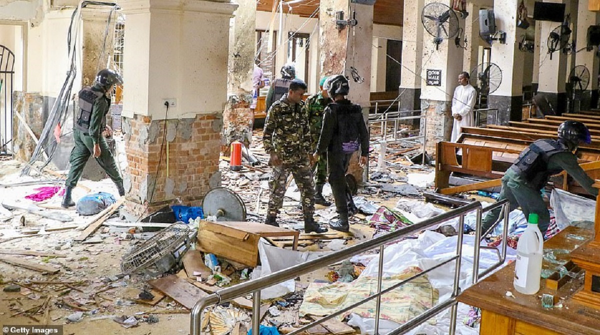 15 killed in police raid on home of suspected terrorists in Sri Lanka