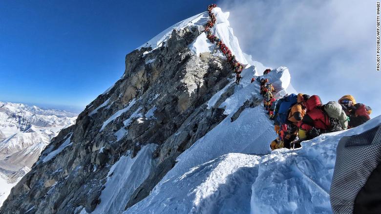 ‘Traffic jam’ hits Everest climbers