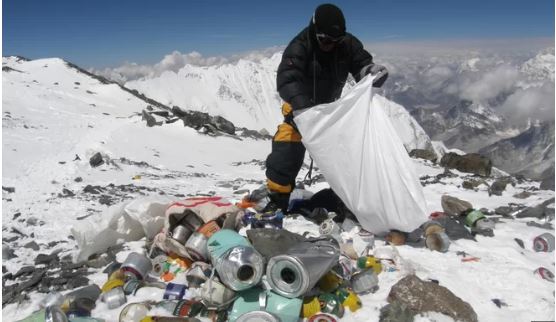 Nepal Army collecting 35,000 kgs of garbage from the mountains