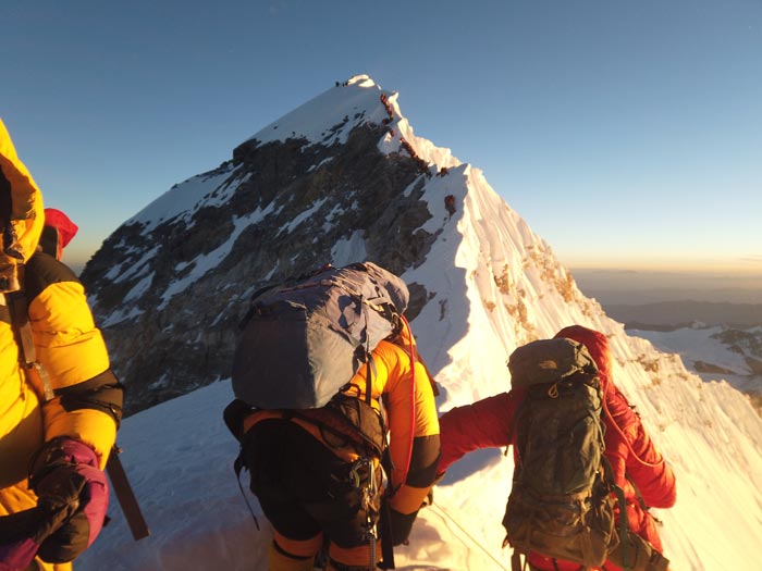 500 climbers atop Mount Everest