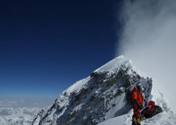 First Spring ascent of Mt Everest; 10 climbers reach summit