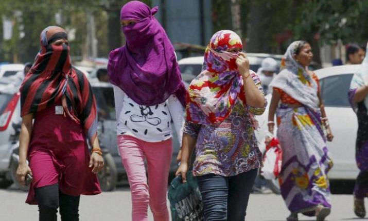 Heatwave sweeps India, Delhi records 48 degrees Celsius