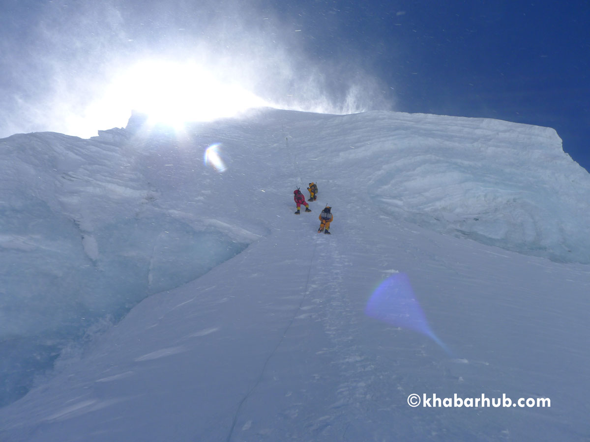 Three Russian climbers missing on Mt Annapurna