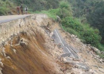 Landslide obstructs Kanti Highway