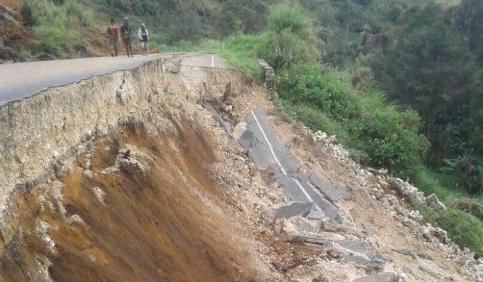Landslide blocks Mechi Highway