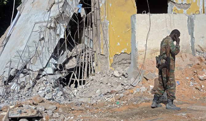 26 killed in bomb and gun attack at Somalia hotel