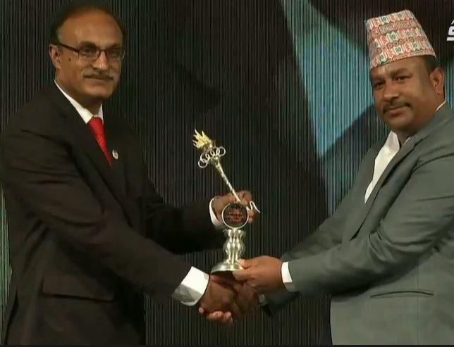 Amjad Aziz Malik bags Asian Sports Journalist Award