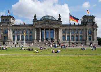 German economy shrinks amid trade concerns