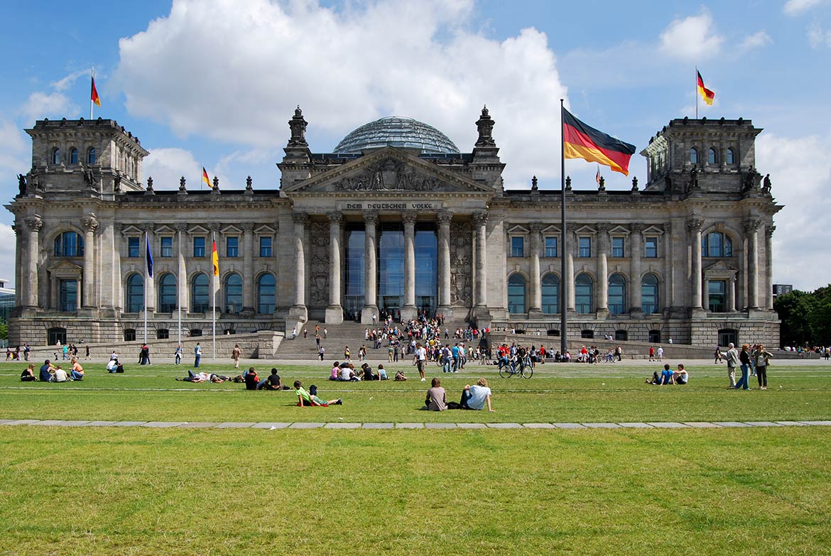 German economy shrinks amid trade concerns