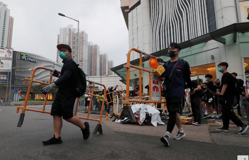 Hong Kong protesters chant ‘God Save the Queen’