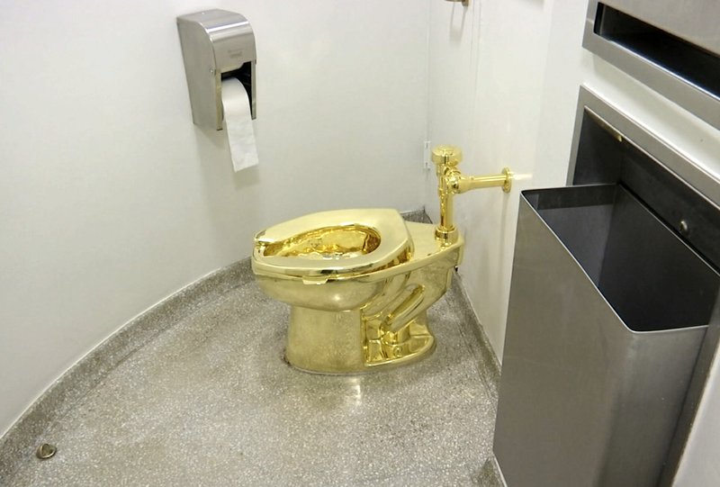 Gold toilet stolen from Winston Churchill’s birthplace