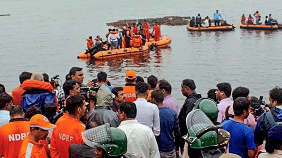 8 killed, dozens go missing as boat capsizes in Godavari