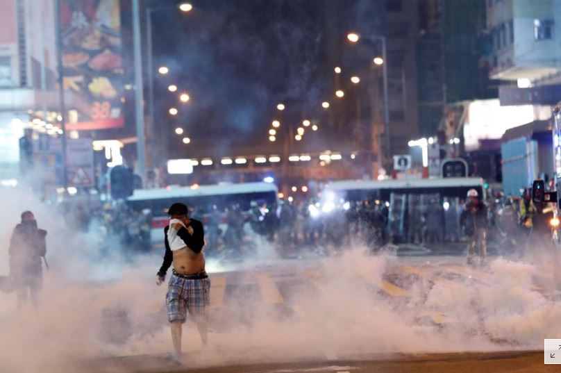 Police fire rubber bullets at Hong Kong protesters