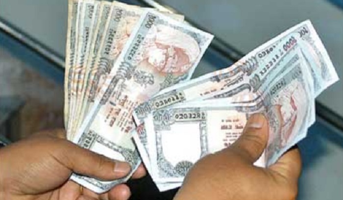 Two Indians arrested with fake notes