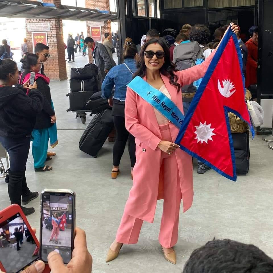 Anushka flies to London to take part in Miss World 2019