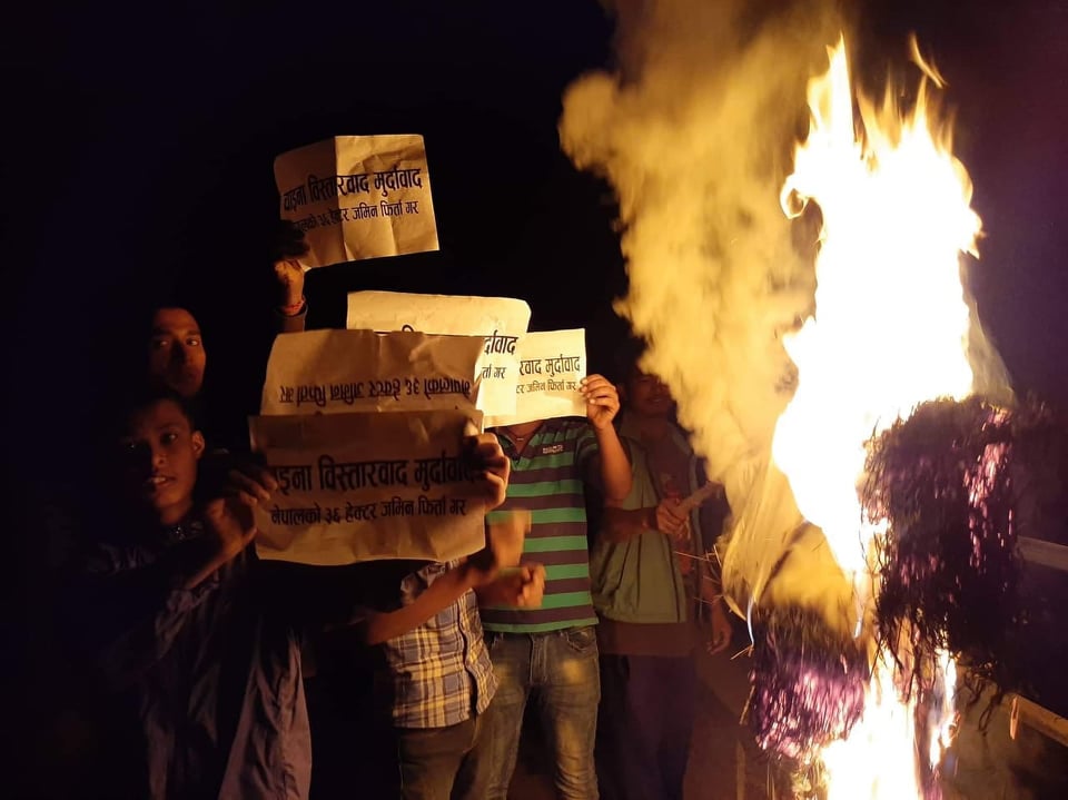 Youths of Bhairahawa burn Xi’s effigy
