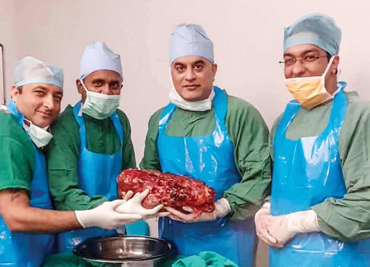 Indian doctors remove giant 7.4 kilo kidney from man