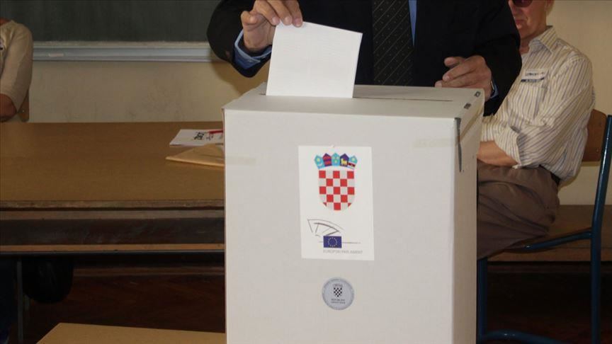Croatia calls December presidential poll