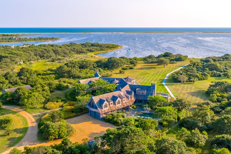 Obamas will have a memorable stay at Martha’s Vineyard Mansion