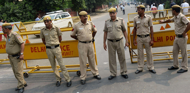 Police find 2 Delhi doctors dead in car