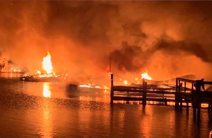 Eight killed as blaze engulfs 35 boats in Alabama