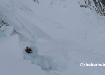 Two dead bodies of Koreans missing in Nepal avalanche retrieved