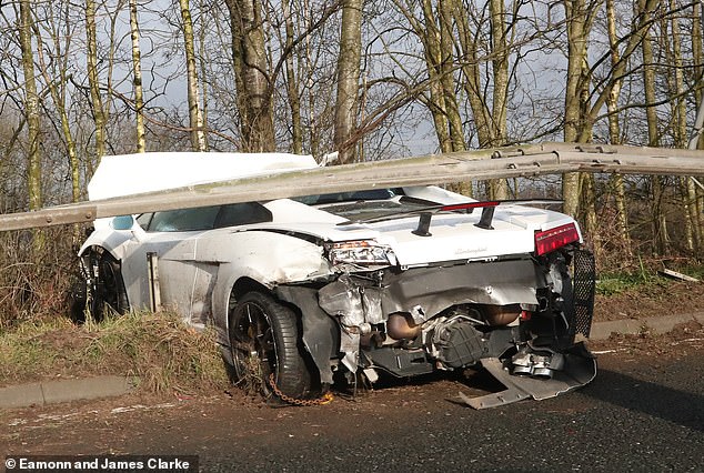Manchester United goalkeeper Sergio Romero crashes his Lamborghini Gallardo