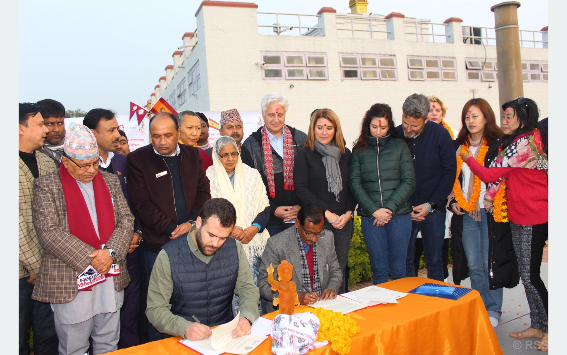 Lumbini municipality establishes sisterly relations with Catheres town of Spain