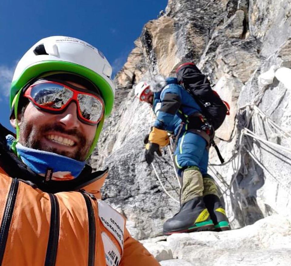 Spanish mountaineers successfully scale Ama Dablam