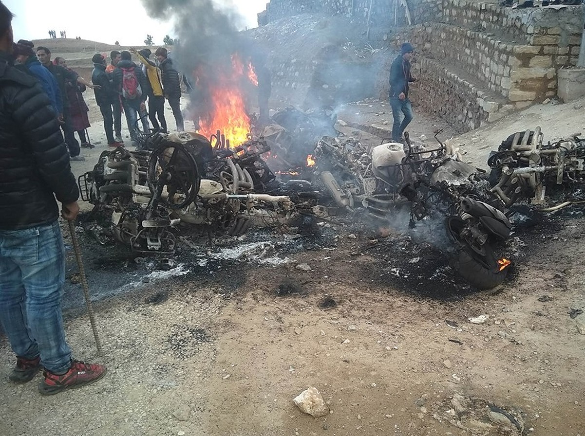 Police open fire as clash erupts in Solukhumbu, dozen vehicles torched