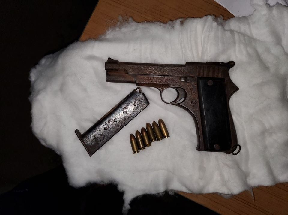 Police recover homemade pistol, live bullets