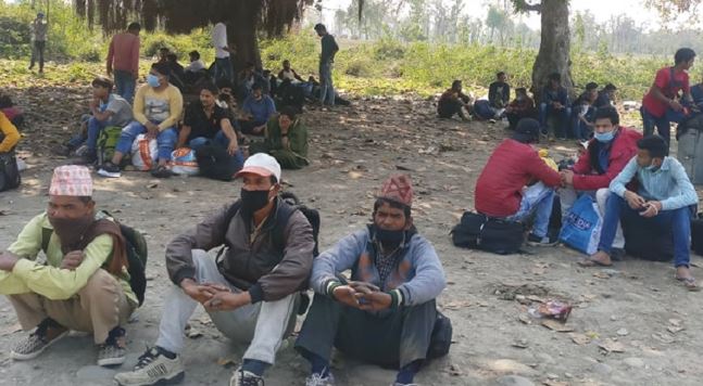 Nepalis returning home from India stranded at border for three days