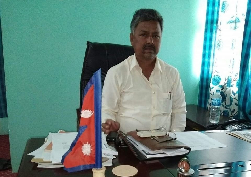 Police arrest Kailaiya Mayor Yadav for distributing rotten lentils