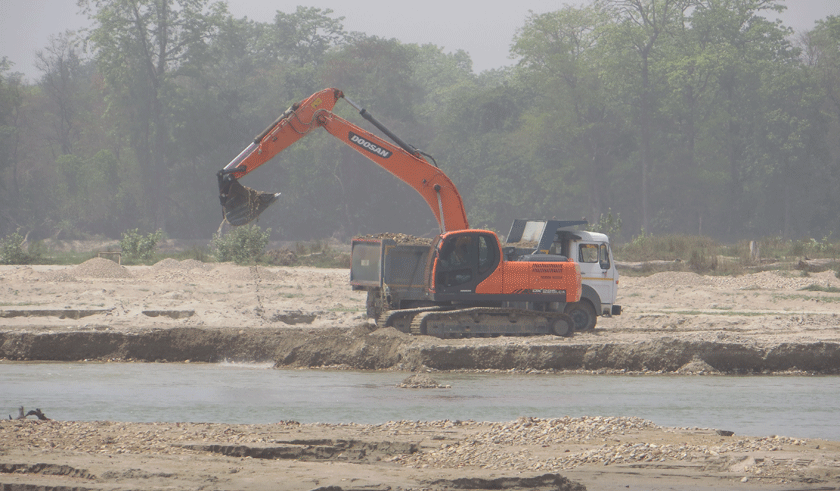 Riverbed products extraction goes unchecked in Sarlahi