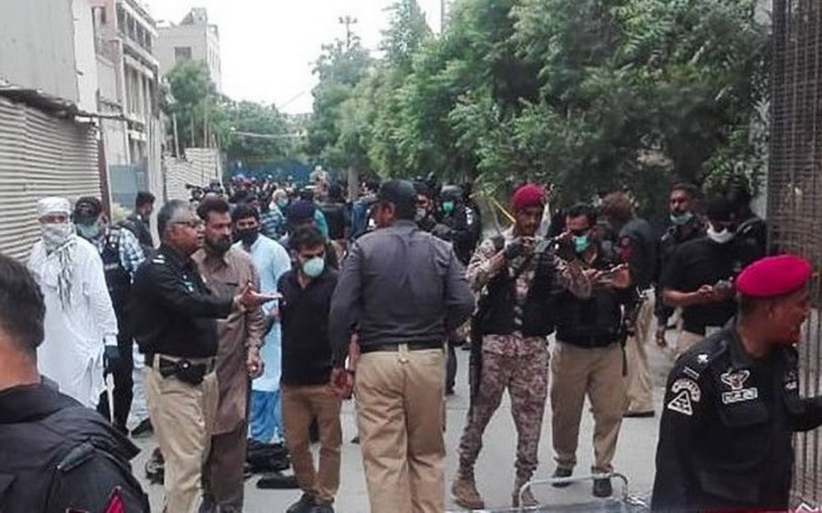 Police kill gunmen attacking Pakistani stock exchange