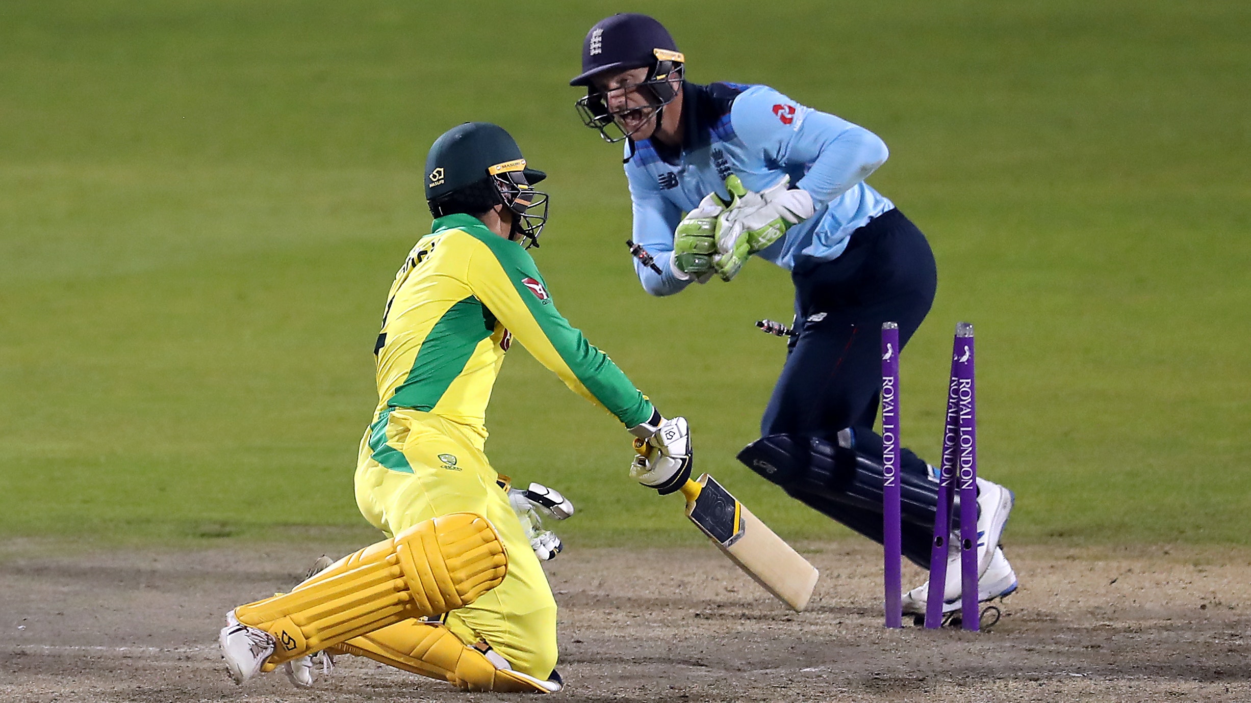 Australia beats England to clinch ODI series