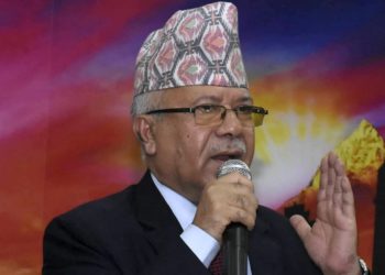 Madhav Nepal expresses solidarity in NSU’s relay-strike
