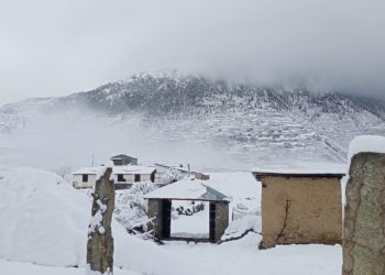 Students in Humla braving minus temperature to attend classes