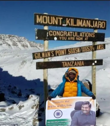 9-year-old Ritwika climbs Mount Kilimanjaro