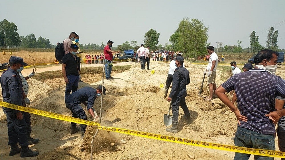Missing Jha couple found buried on roadside in Mahottari