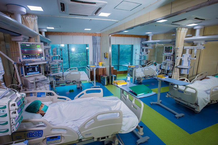 795 people in ICUs and on ventilators across country