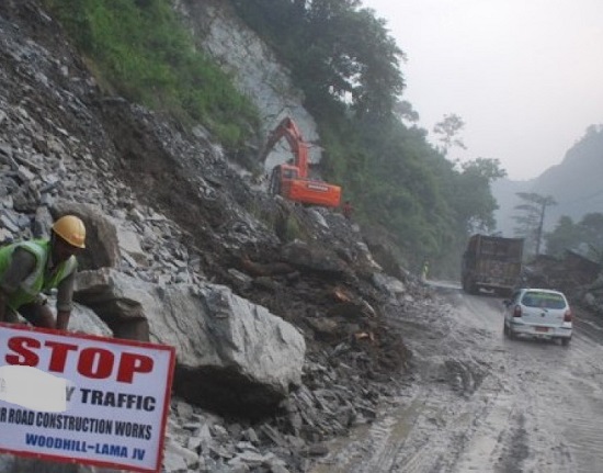 Narayangadh-Mughlin road obstructed again