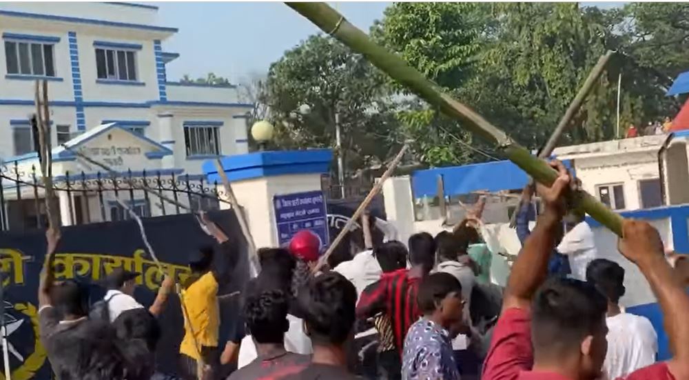 Police open fire during clash with squatters in Motipur Industrial Area