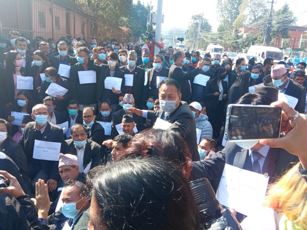 Tension as Nepal Bar lawyers clash with pro-CJ Rana lawyers; five held